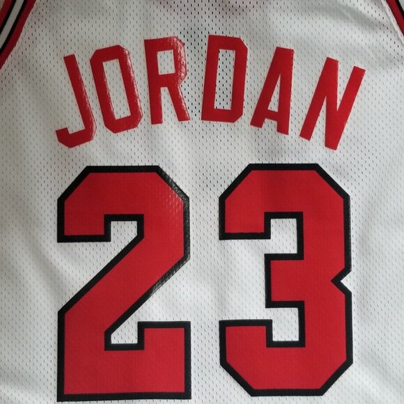 Men's Mitchell & Ness Michael Jordan White Chicago Bulls Rookie Authentic Jersey - Picture 7 of 11